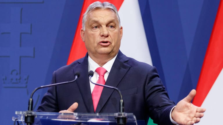 Viktor Orban: Der ungarische Regierungschef bietet an Flüchtlinge in den Westen durchreisen zu lassen.