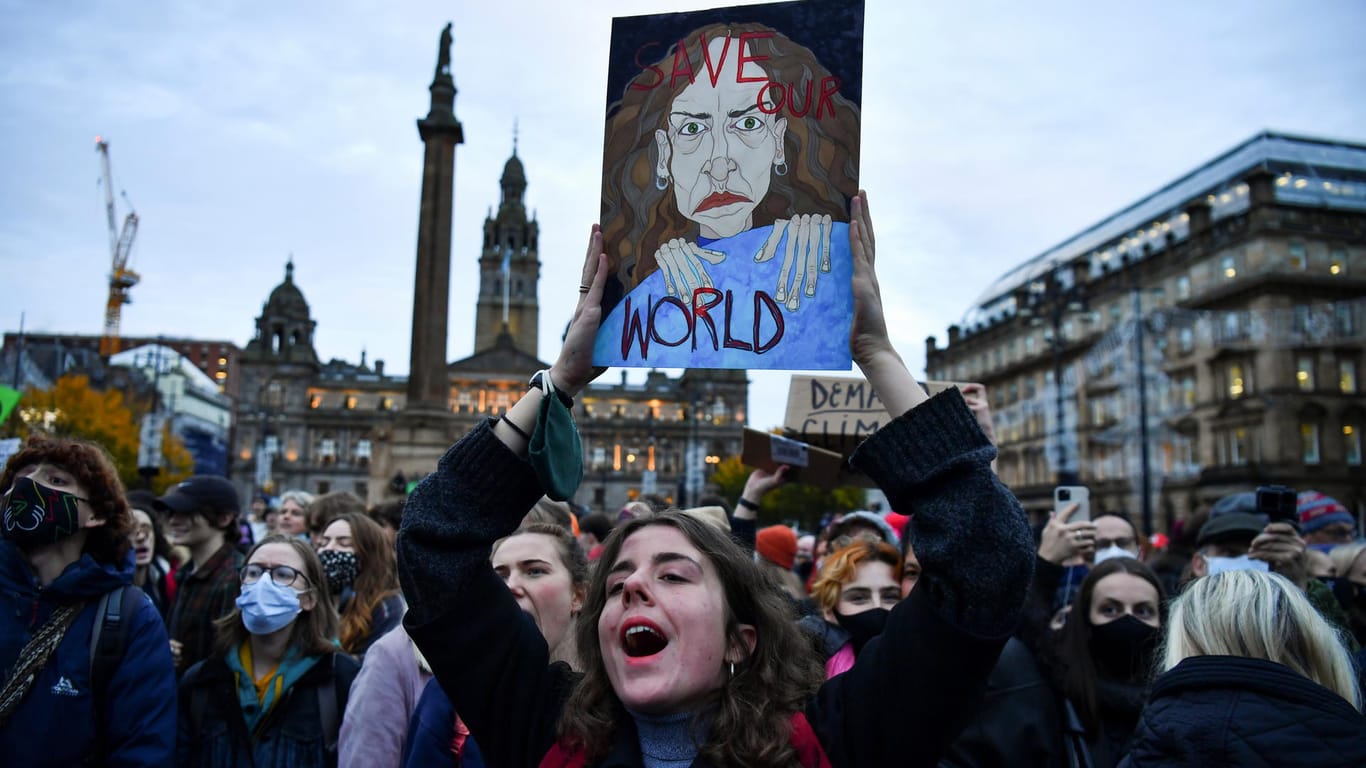 Demonstranten in Glasgow: Zehntausende beteiligten sich an dem Protest im Rahmen der Weltklimakonferenz.