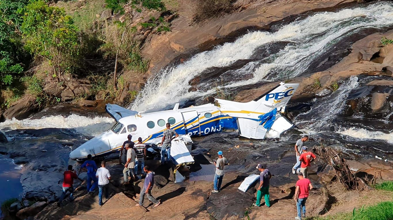 Bild des abgestürzten Flugzeugs: Die brasilianische Sängerin war sofort tot.