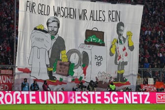 Scharfe Kritik an der Bayern-Führung: Das Fan-Banner im Spiel gegen den SC Freiburg.