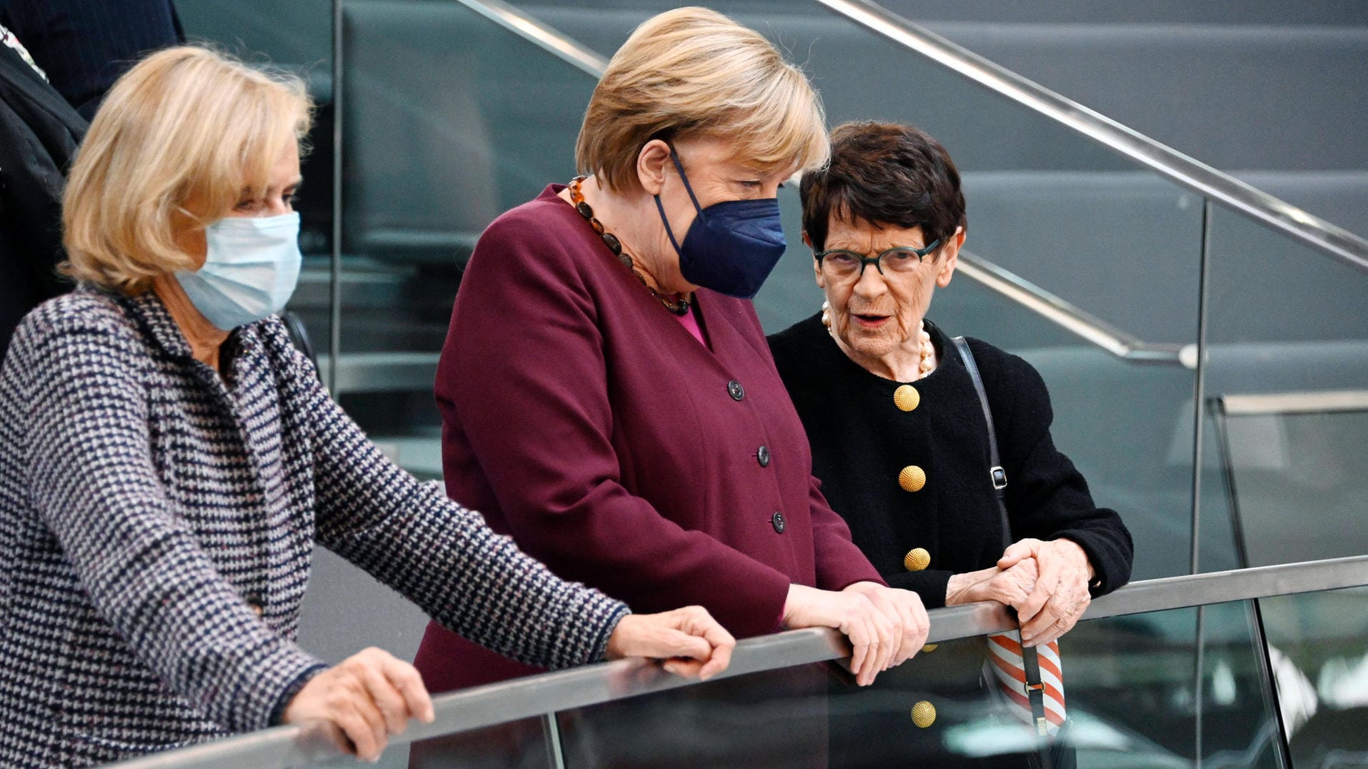 Rita Süssmuth (r.), hier mit Kanzlerin Angela Merkel: "Wenn keine Frau antritt, wäre das kein gutes Zeichen."