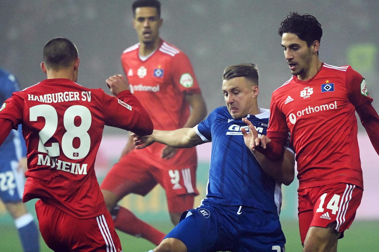 Umkämpfte Partie zwischen dem KSC und HSV im Karlsruher Wildpark.