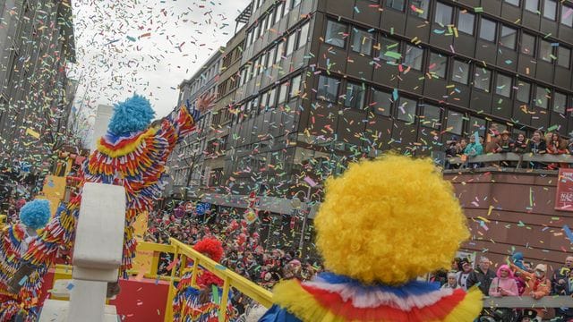 Narrenumzug am Fastnachtssonntag