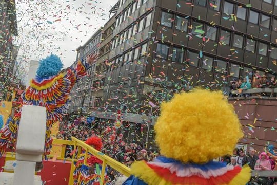 Narrenumzug am Fastnachtssonntag