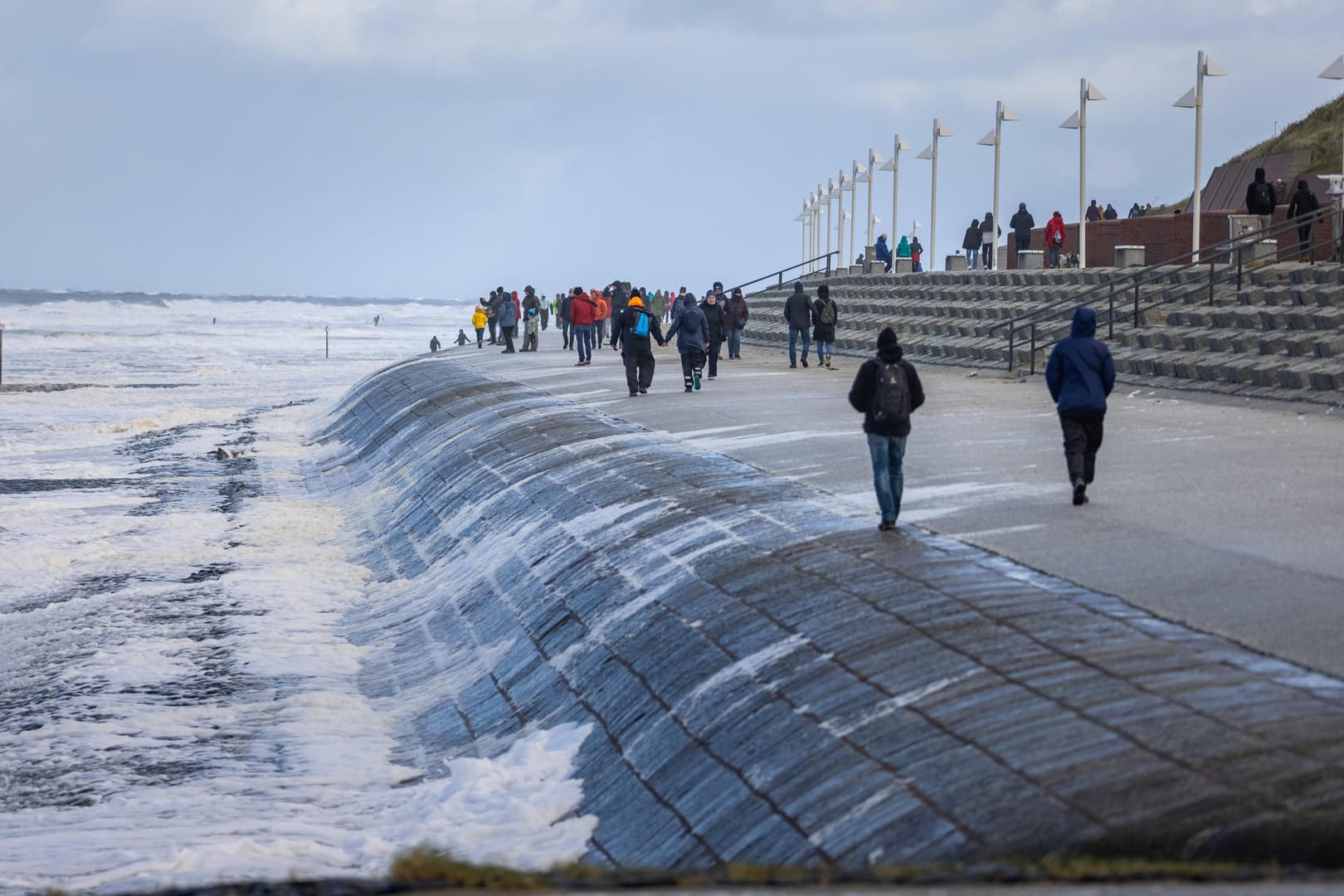 Sturm an der Nordsee: Bis zum Abend gibt es eine Warnung vor einer möglichen Sturmflut.