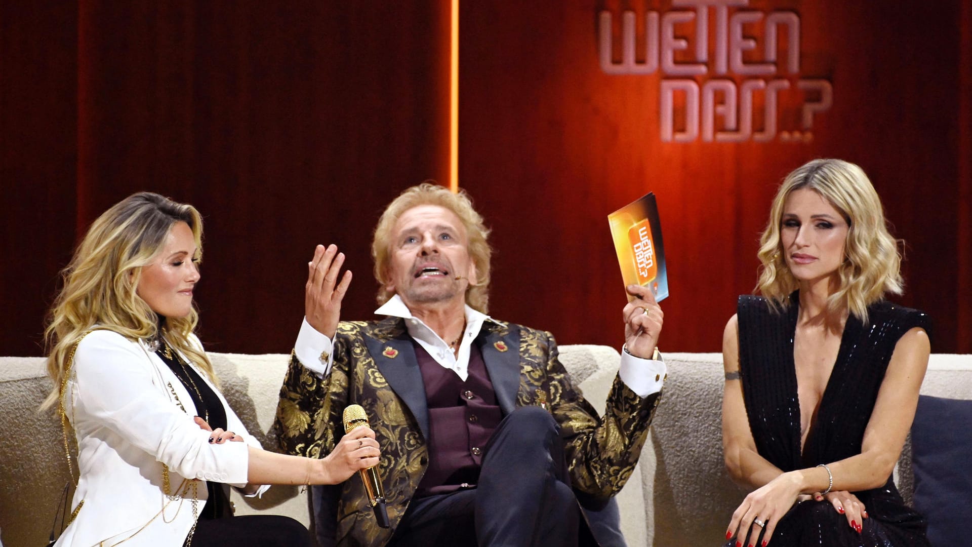 Helene Fischer, Thomas Gottschalk und Michelle Hunziker bei "Wetten, dass..?": Rund 14 Millionen Menschen sahen die Show am Samstagabend.