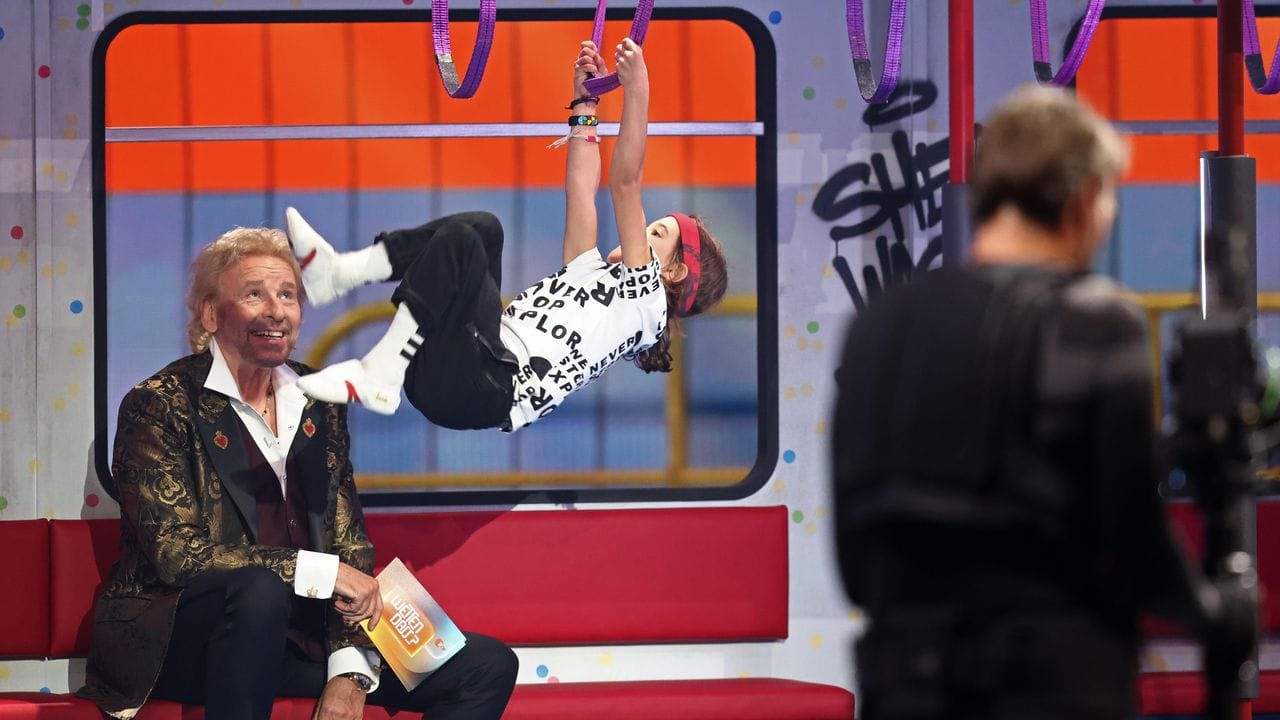 Der achtjährige Wettkandidat Emil in der der Jubiläumsshow "Wetten, dass. Der achtjährige Wettkandidat Emil in der der Jubiläumsshow "Wetten, dass.