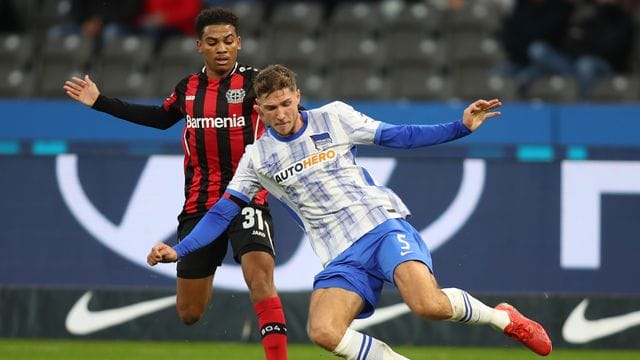 Amine Adli gegen Niklas Stark Amine Adli gegen Niklas Stark