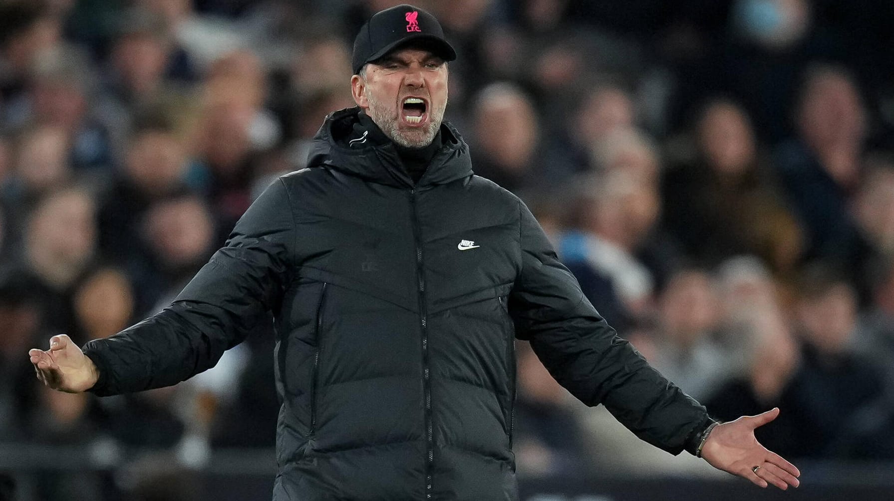 Frustriert: Jürgen Klopp während der Niederlage seines FC Liverpool gegen West Ham. Frustriert: Jürgen Klopp während der Niederlage seines FC Liverpool gegen West Ham.