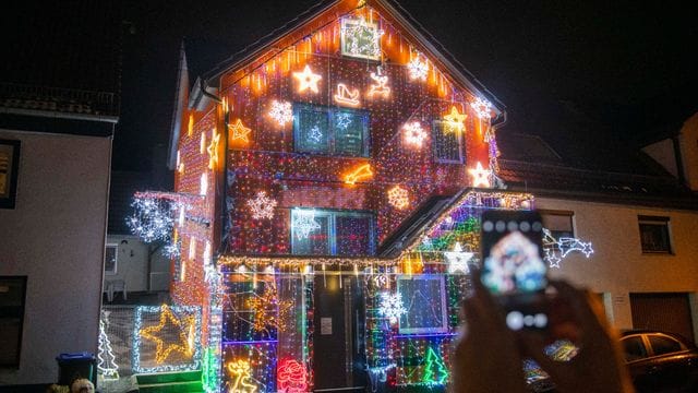 Zu Weihnachten holen viele ihre Lichterketten wieder raus.