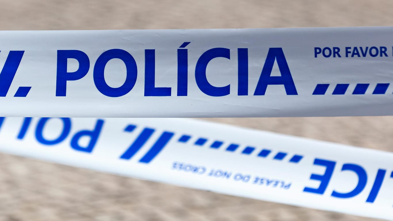 Absperrband der portugiesischen Polizei: Die Leichen des Mannes und des Kindes wurden im Süden des Landes entdeckt. (Symbolbild)