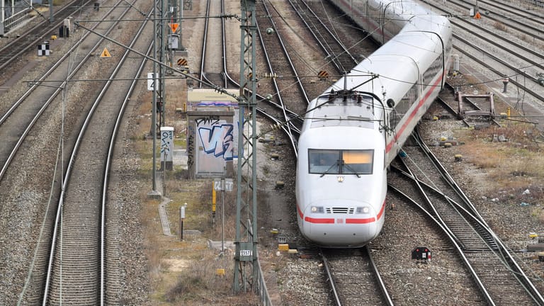 ICE am Münchener Hauptbahnhof (Archivbild): Die Züge kollidierten bei einer Rangierfahrt.