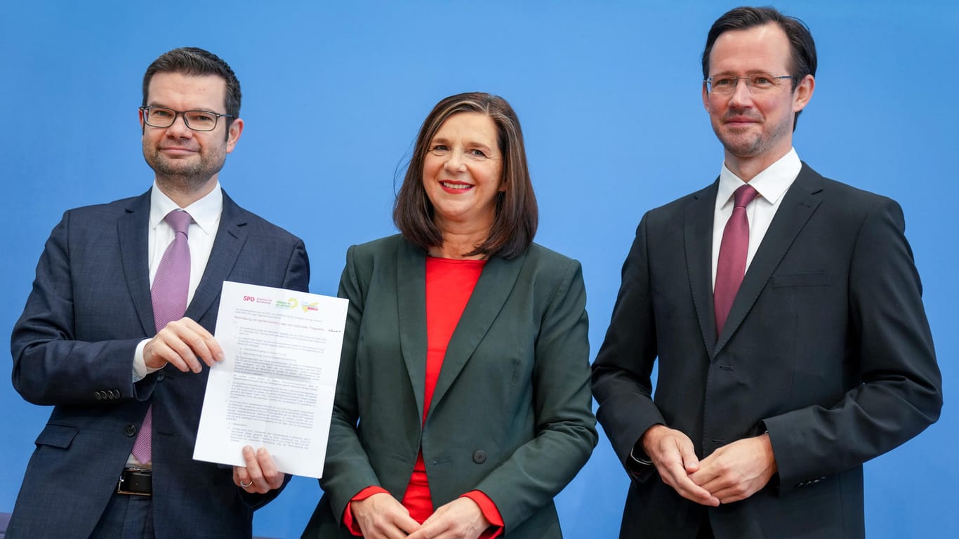 Marco Buschmann (FDP, links), Katrin Göring-Eckardt (Grüne) und Dirk Wiese (SPD): Das neue Dreierbündnis im Dreierbündnis.