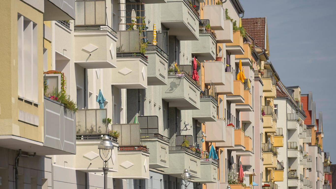 Wohnhäuser in Berlin (Symbolbild): Der Immobilienkonzern Vonovia ist der größte Vermieter in Deutschland.