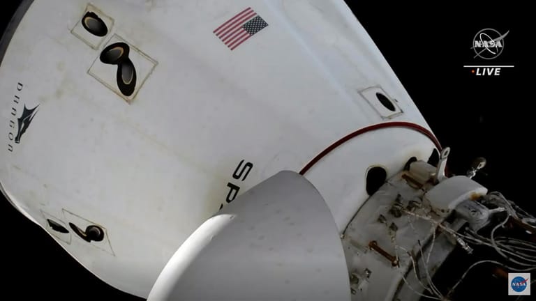 Die SpaceX-Kapsel beim Abdocken von der ISS: Wenige Stunden später landeten die vier Passagiere sicher auf der Erde.