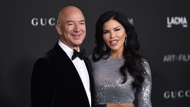 Jeff Bezos und Lauren Sanchez kommen zu einer Gala ins Los Angeles County Museum of Art. Jeff Bezos und Lauren Sanchez kommen zu einer Gala ins Los Angeles County Museum of Art.