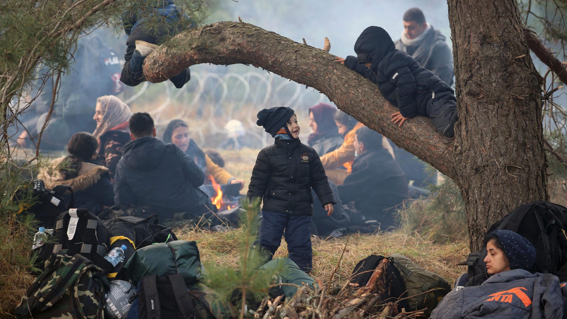 Grodno, Belarus: Mehrere Hundert Migranten haben sich nach Angaben der Behörden zu Fuß auf den Weg zur Grenze zum EU-Nachbarland Polen gemacht.