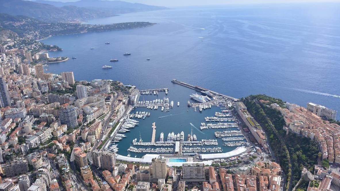 Monaco: Der Port Hercule ist der zentral gelegene Jachthafen im Fürstentum.