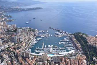 Monaco: Der Port Hercule ist der zentral gelegene Jachthafen im Fürstentum.
