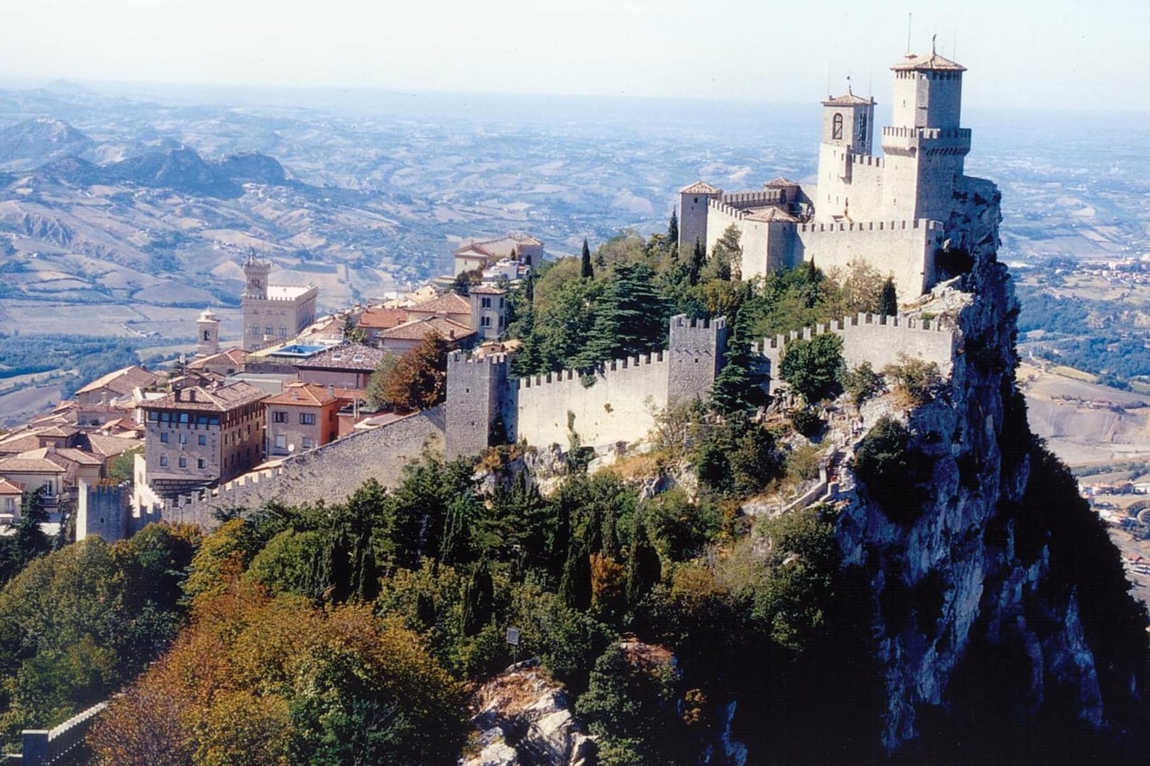 San Marino: Der Titano ist mit 739 Metern der höchste Berg des Mini-Staats.