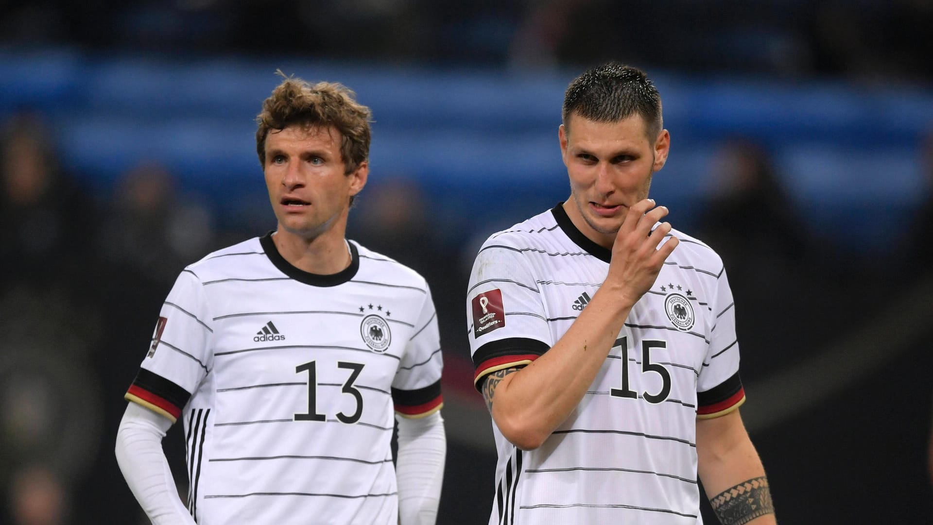 Thomas Müller und Niklas Süle: In der Nationalmannschaft ist ein Spieler positiv auf das Coronavirus getestet worden.