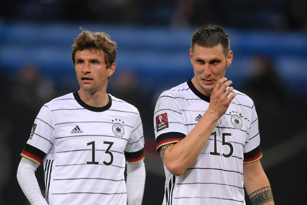 Thomas Müller und Niklas Süle: In der Nationalmannschaft ist ein Spieler positiv auf das Coronavirus getestet worden.