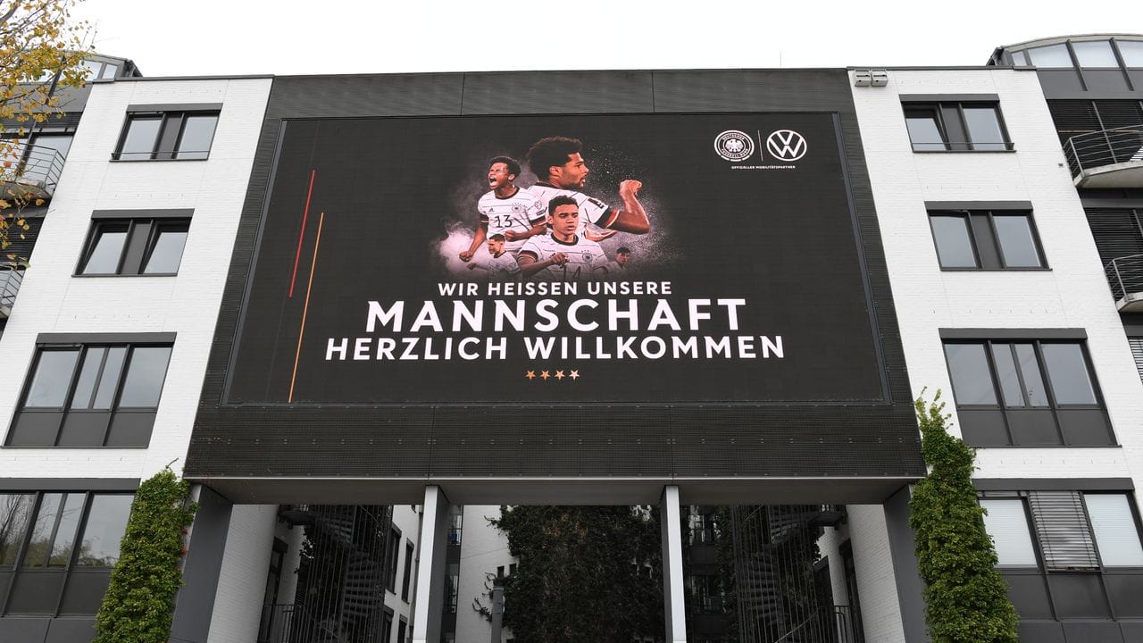 Die deutsche Nationalmannschaft logiert vor den WM-Qualifikationsspielen gegen Liechtenstein und in Armenien in Wolfsburg.