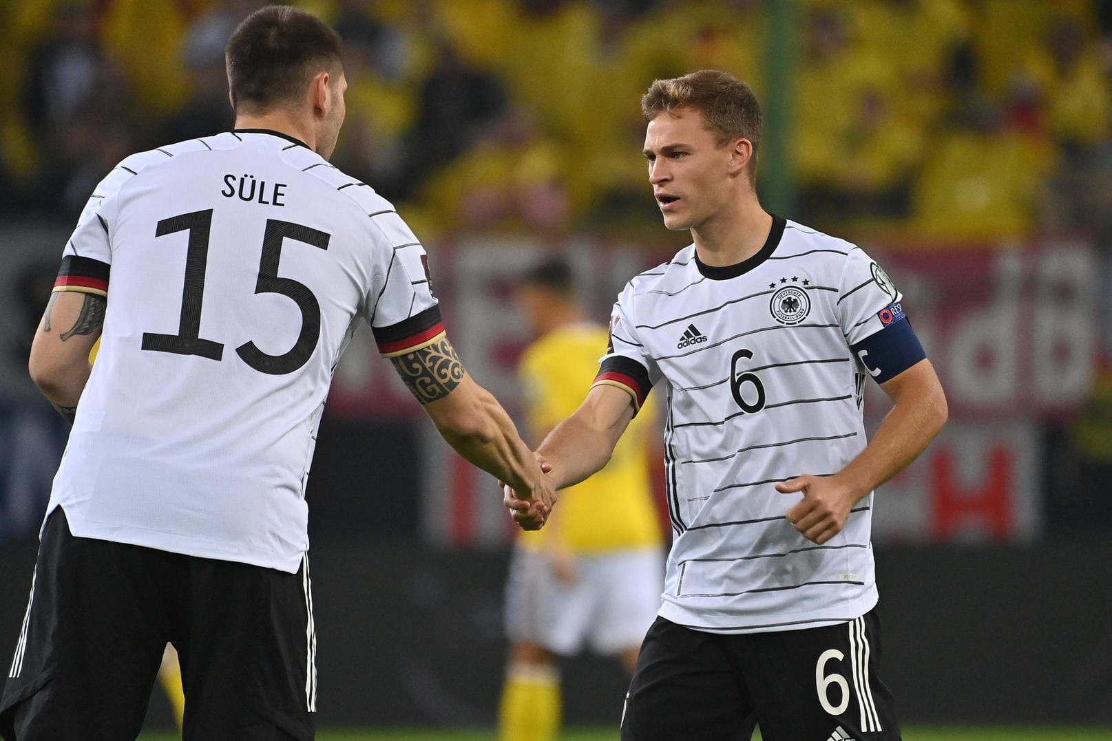 Niklas Süle (l.) und Joshua Kimmich: Beide müssen von der Nationalelf abreisen.