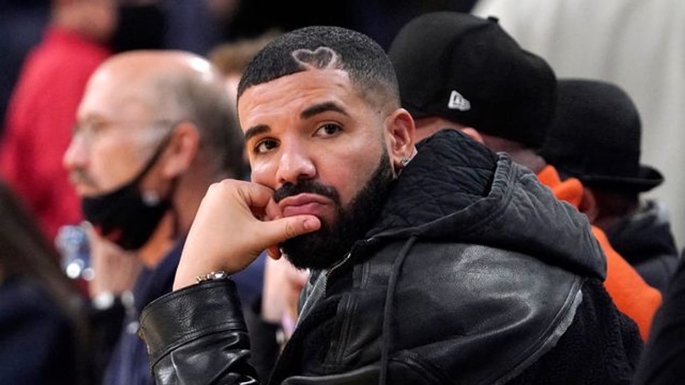 Der kanadische Rapper Drake zeigt sich tief betroffen.