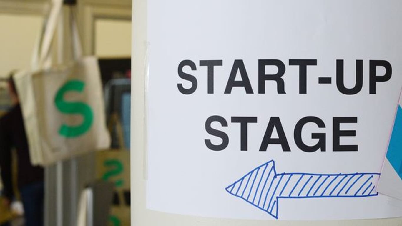 Um Studierende zu Start-up-Gründungen zu ermutigen, hat die Bundesregierung die Initiative "Makers of Tomorrow" gestartet.