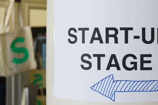 Um Studierende zu Start-up-Gründungen zu ermutigen, hat die Bundesregierung die Initiative "Makers of Tomorrow" gestartet.