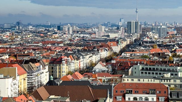 Blick über Wohnhäuser an der Bismarckstraße Blick über Wohnhäuser an der Bismarckstraße