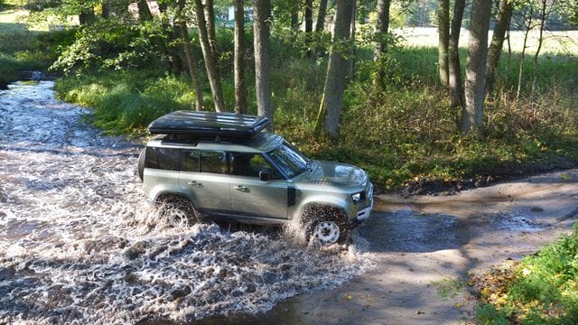 Spritzig durch die Wasserstraße: Auf den verschiedenen Passagen müssen Mensch und Maschine beweisen, was in ihnen steckt.