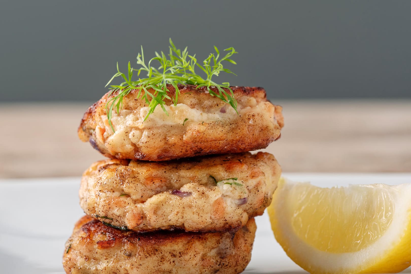 Mettbällchen: Goldbraun und saftig, so müssen Frikadellen sein.