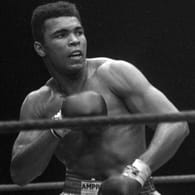 Muhammad Ali: Der weltbekannte Boxer erlitt nach seiner Karriere eine schwere Krankheit.