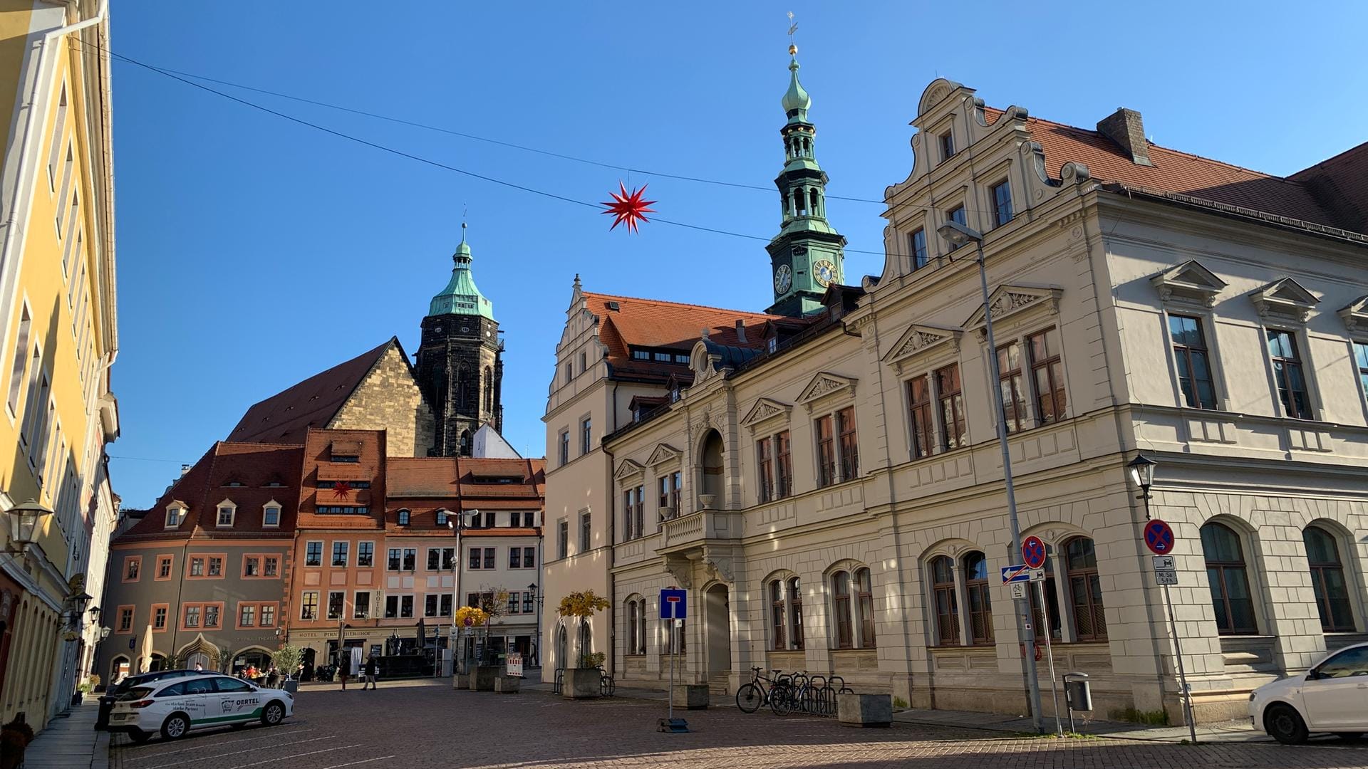 Leerer Marktplatz in Pirna: Viele Gastronomen sind wütend über die 2G-Regelung.