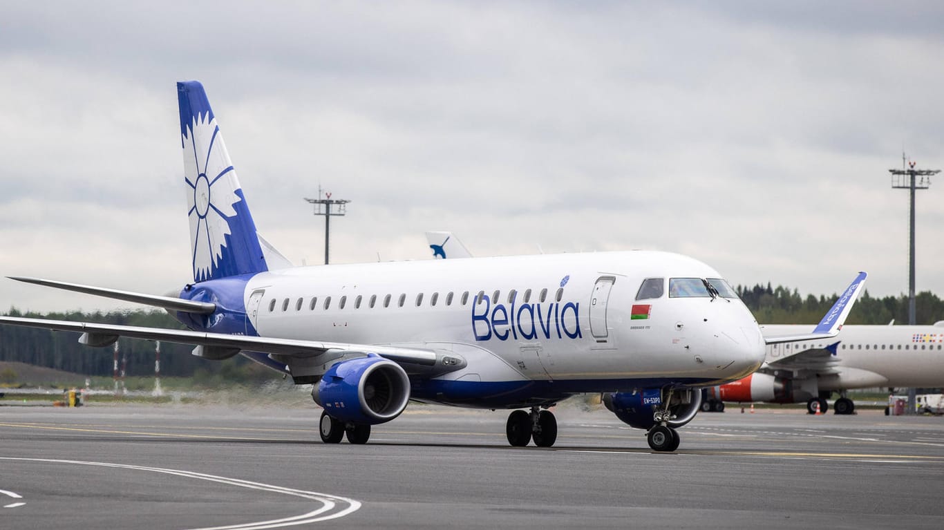 Eine Maschine der belarussischen Fluggesellschaft Belavia: Die Fluglinie steht im Verdacht, Migranten nach Belarus zu transportieren.