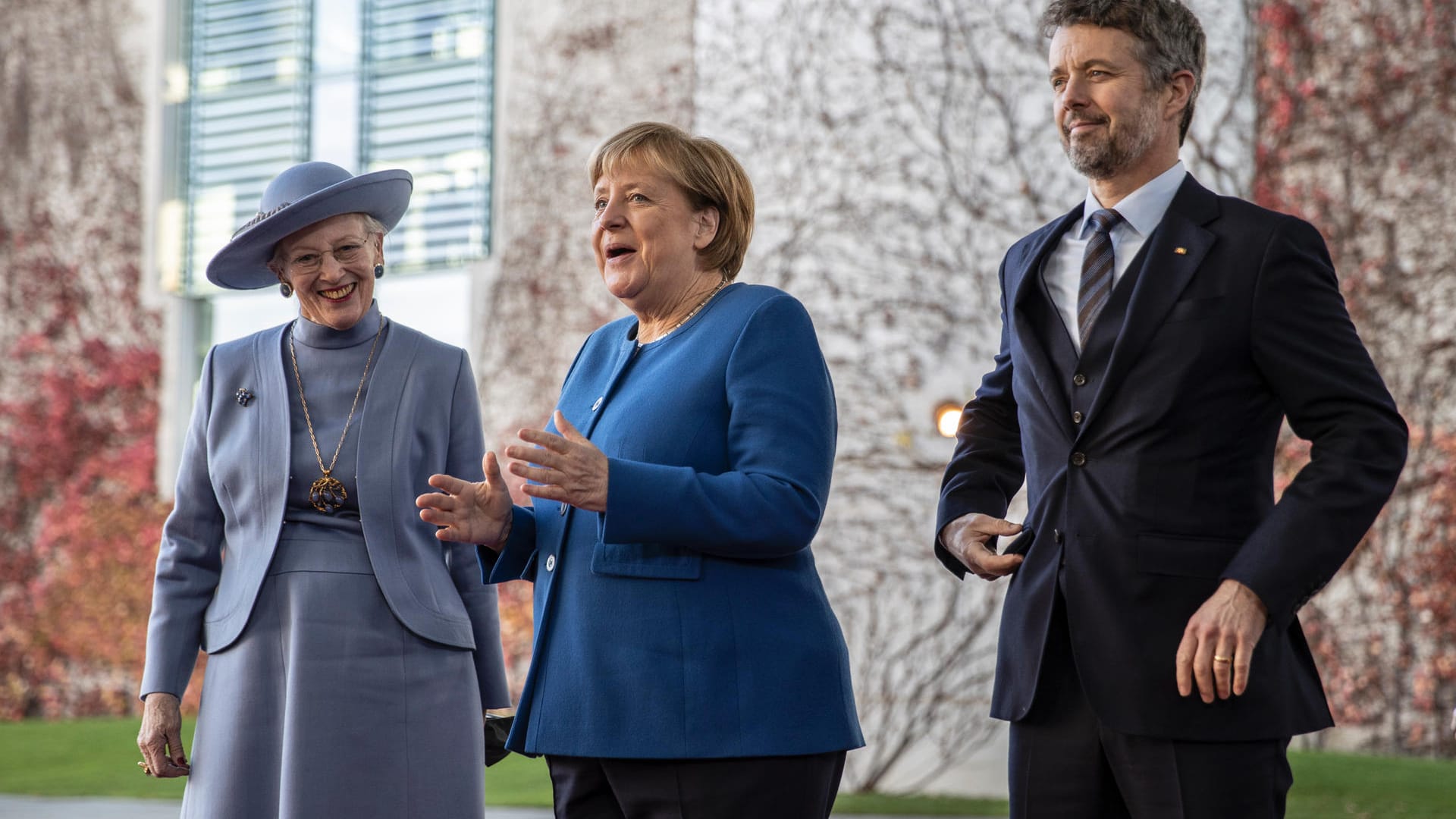 Man versteht sich offenbar: Die Margrethe und Frederik treffen Angela Merkel.