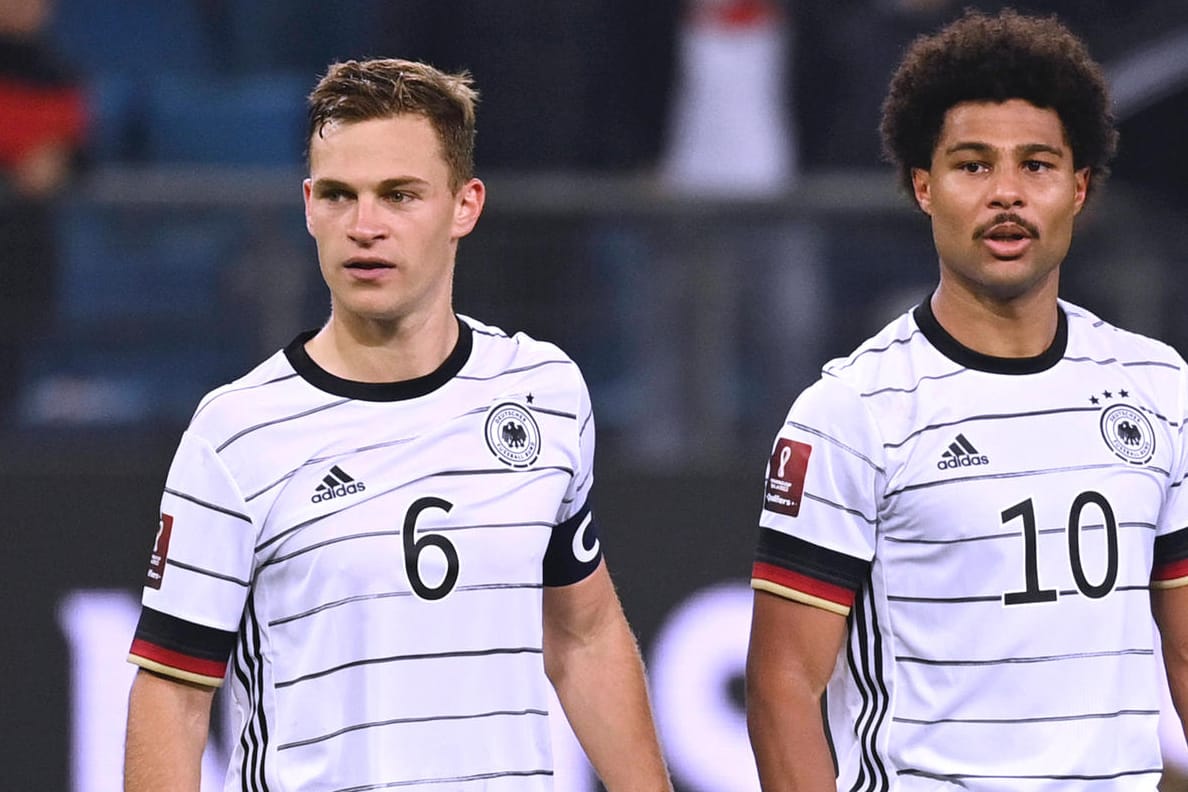 In Quarantäne: Der ungeimpfte Joshua Kimmich (li.) und Süle-Kontaktperson Serge Gnabry.