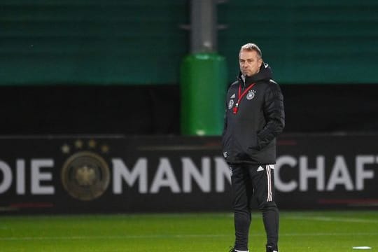 Hofft auf viele Tore gegen Liechtenstein als Stimmungsaufheller: Bundestrainer Hansi Flick.