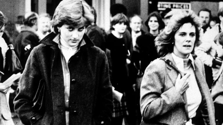 Diana und Camilla 1980: Viele Briten wollten Letztere anfangs nicht akzeptieren wegen der Rolle, die sie in der zerbrochenen Ehe von Diana und Charles gespielt hat.