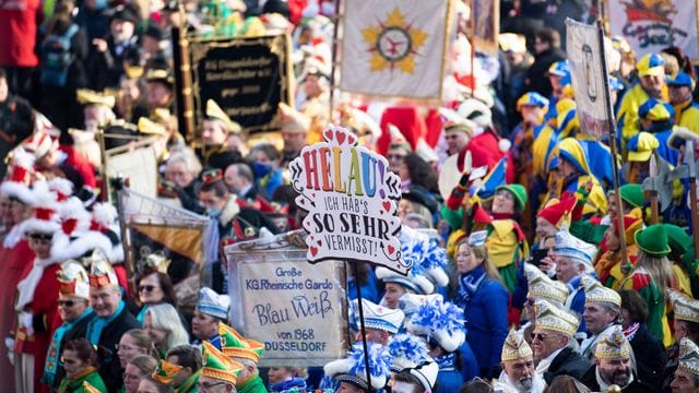 Karnevalsauftakt in Düsseldorf Karnevalsauftakt in Düsseldorf