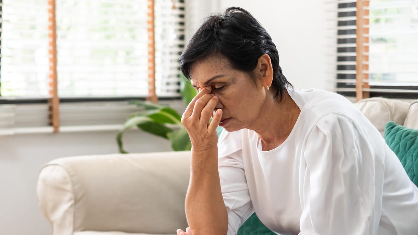 Covid-19: Viele Patienten klagen auch Wochen nach der Infektion über Symptome.