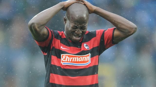 Bestritt von 2011 bis 2014 für den SC Freiburg 20 Pflichtspiele: Garra Dembélé. Bestritt von 2011 bis 2014 für den SC Freiburg 20 Pflichtspiele: Garra Dembélé.