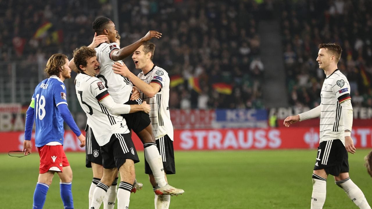 Die deutsche Nationalmannschaft hat 9:0 gegen Liechtenstein gewonnen. Die deutsche Nationalmannschaft hat 9:0 gegen Liechtenstein gewonnen.
