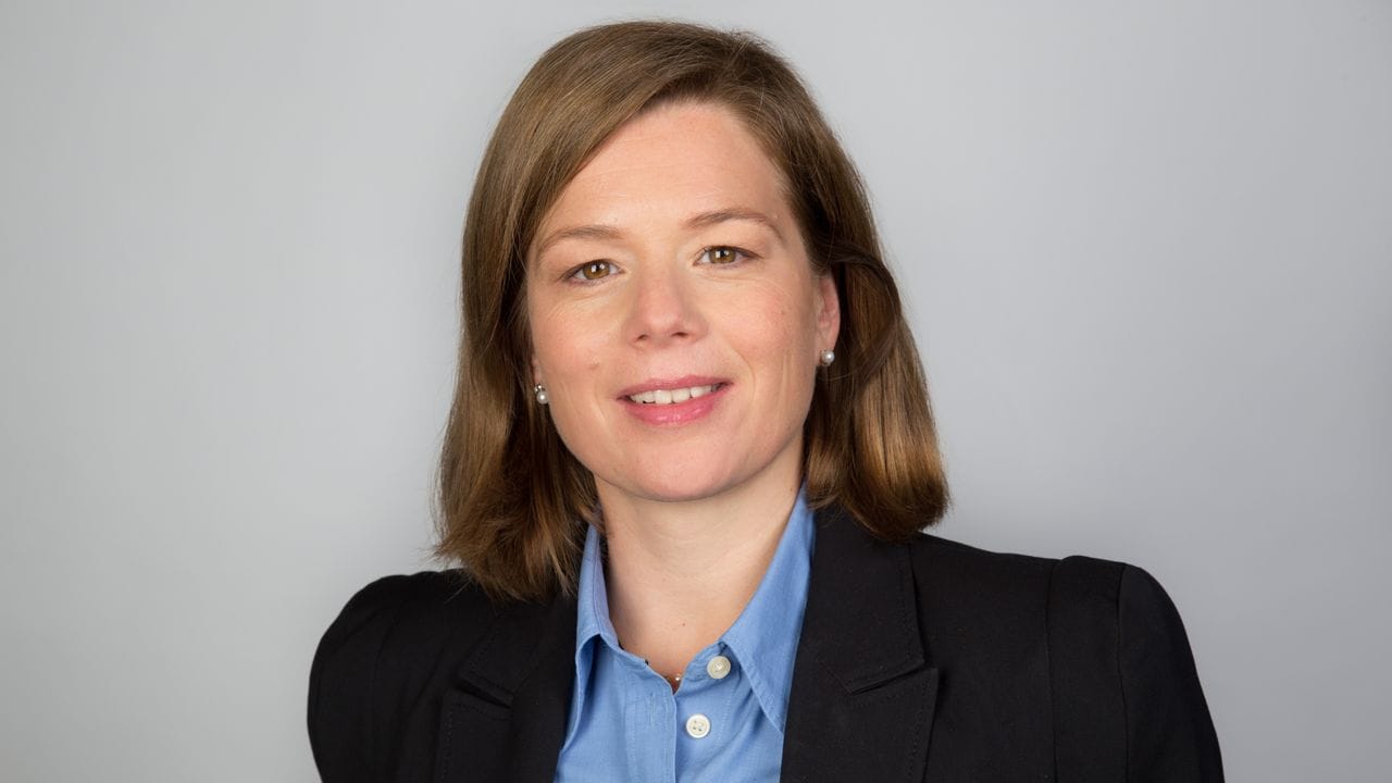 Nora Grasselli ist Programmdirektorin der privaten Hochschule ESMT Berlin. Nora Grasselli ist Programmdirektorin der privaten Hochschule ESMT Berlin.