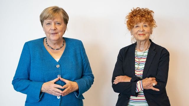 Bundeskanzlerin Merkel und Fotografin Koelbl Bundeskanzlerin Merkel und Fotografin Koelbl