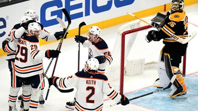 Leon Draisaitl (29) durfte sich mit den Edmonton Oilers erneut über einen Sieg freun.