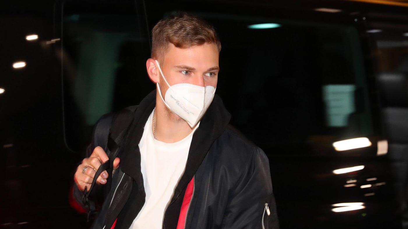 Joshua Kimmich: Der Bayern-Star musste nach einem Corona-Fall vorzeitig von der DFB-Elf abreisen. Joshua Kimmich: Der Bayern-Star musste nach einem Corona-Fall vorzeitig von der DFB-Elf abreisen.