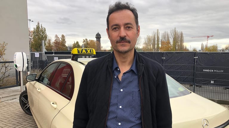 Taxi-Fahrer Hayrettin Simsek: Er fürchtet eine Eskalation im Streit um Fahrgäste am Flughafen.